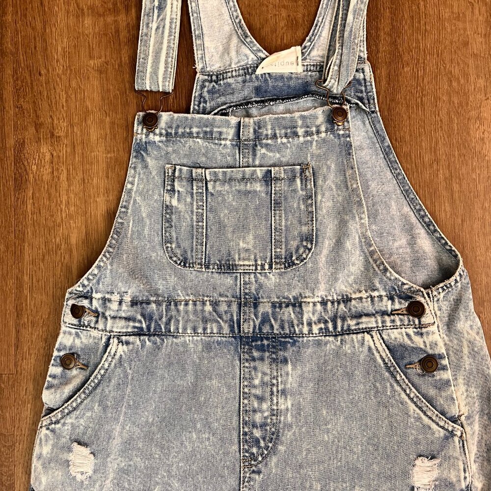 Vestique Vintage Vibe Acid Wash Distressed Overall Shorts Sz M - Picture 12 of 12